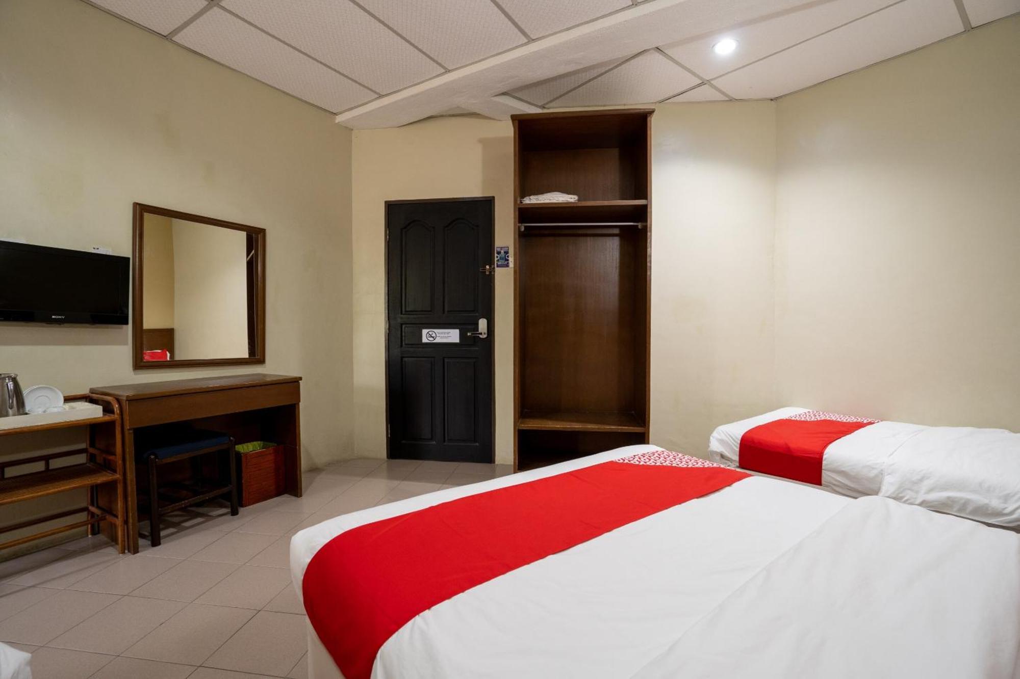 De Clinique Hotel Кампонг-Пасир-Богак Экстерьер фото