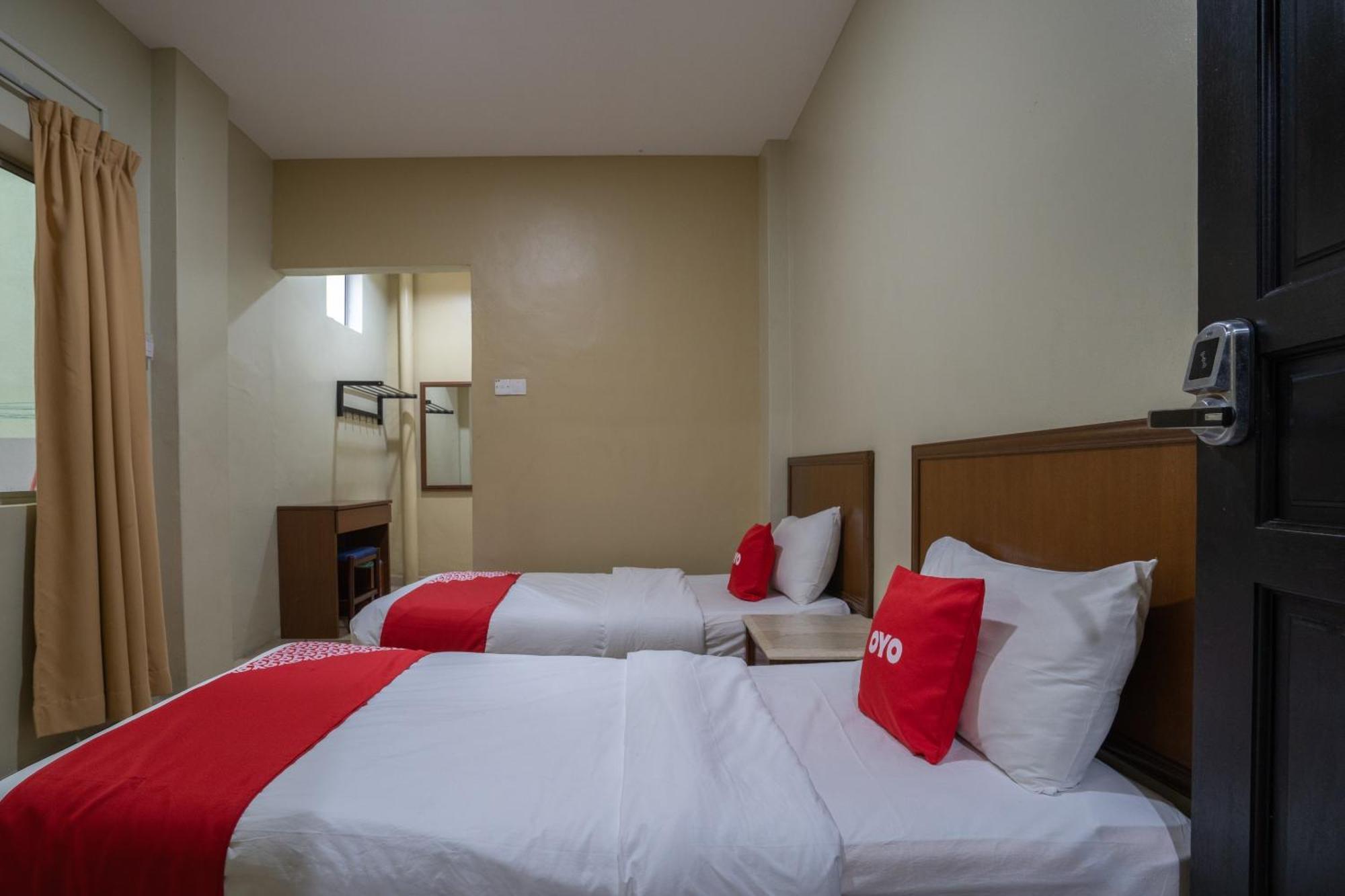 De Clinique Hotel Кампонг-Пасир-Богак Экстерьер фото