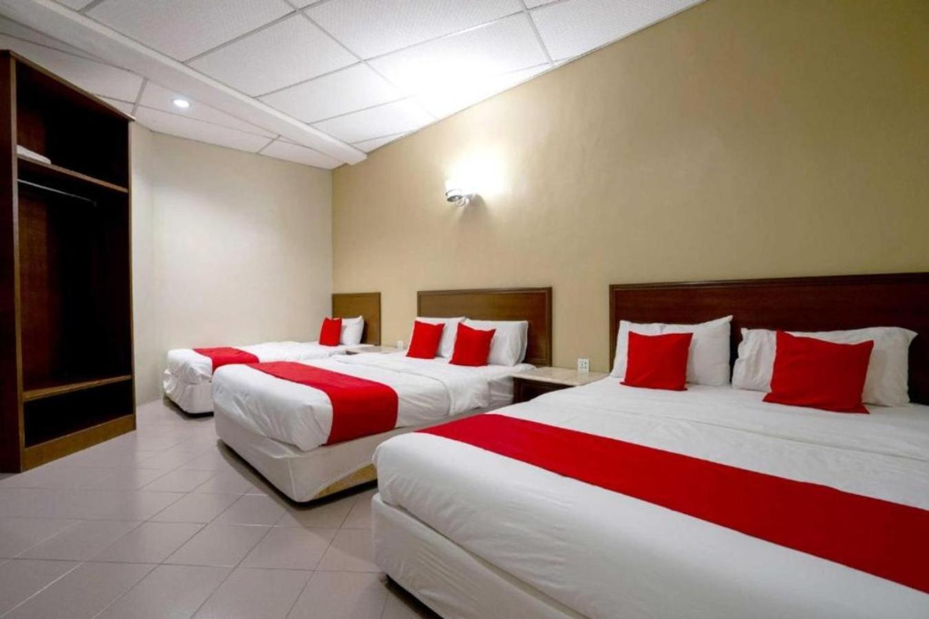 De Clinique Hotel Кампонг-Пасир-Богак Экстерьер фото